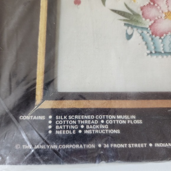 VTG CHARMIN Embroidery Kits Flowers Vase Basket 2964 Stamped Candlewicking NEW - Picture 15 of 16